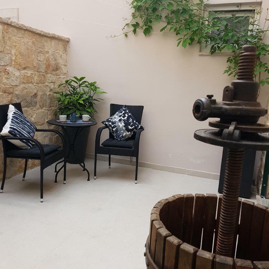 רוביני Studio Bluestone מראה חיצוני תמונה